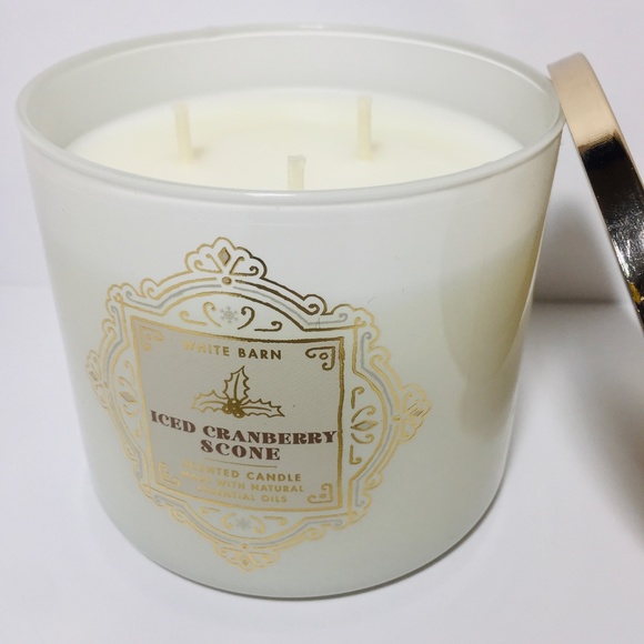 ICED CRANBERRY SCONE 3 Wick candle - Picture 2 of 3